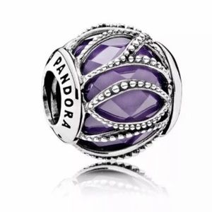 Pandora Intertwining Radiance Charm
